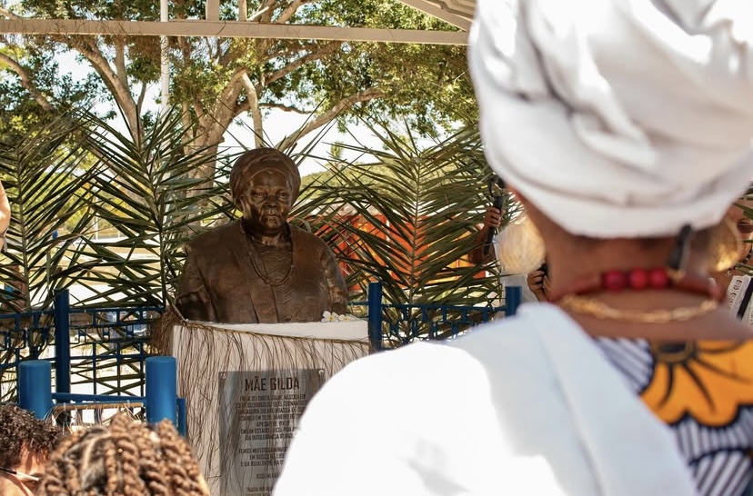 Busto de Mãe Gilda de Ogum, no Abaeté. Foto: @axeabassadeogum